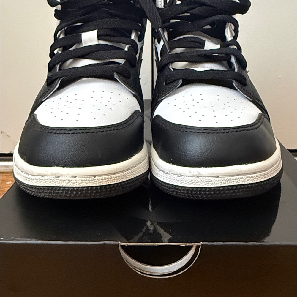Nike Air JordanBlack White Low-Top Sneakers | Youth | Women’s - Picture 7 of 8